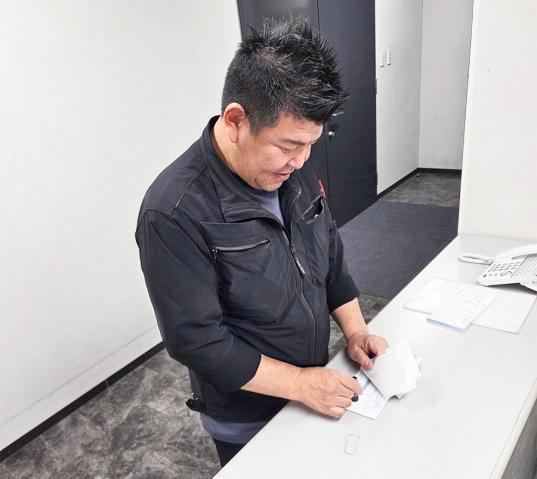 倉庫内作業は会社の物流を支える重要なポジション！助け合いの風土が根付いた職場で、安心して働けます。