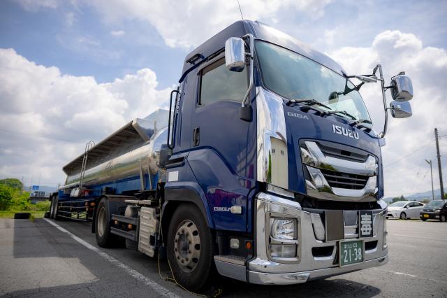 大型トラックドライバー／佐賀市／日勤／近距離／輸送／経験不問／未経験者歓迎／大型免許／ドライバー大型トラックドライバー