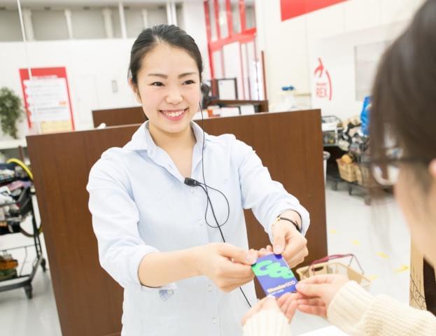 賑やかな職場で楽しくお仕事♪
わからないこと、困ったことがあれば気軽に先輩を頼ってくださいね！