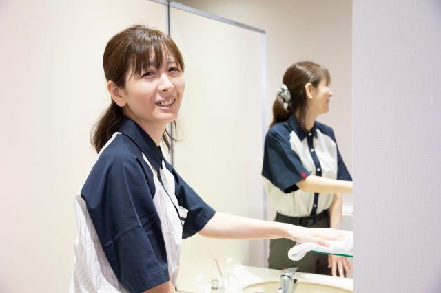 オフィス、マンション、学校、複合施設など各地にお仕事あり♪
お問い合わせも大歓迎です。