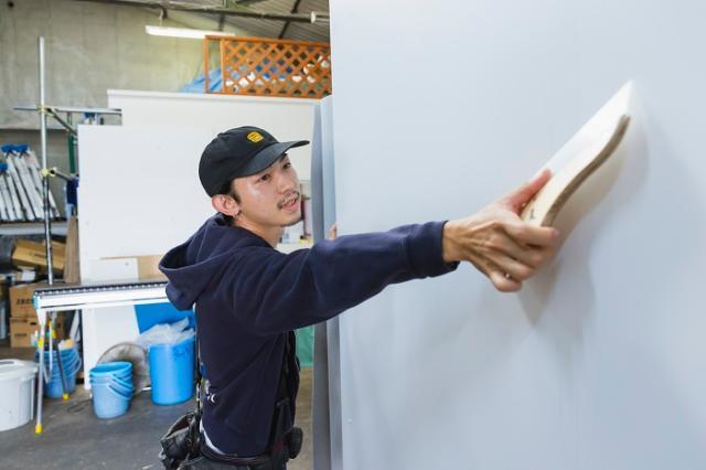 「内装」「表具」の施工は現場でしか学べない技術。一から丁寧に指導します。