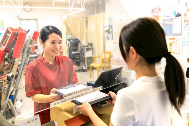 週1日〜OK♪未経験大歓迎☆接骨院受付/子育てママさん・主婦(夫)さんも活躍中/シフト融通利きます◎接骨院受付[午後]
※未経験歓迎