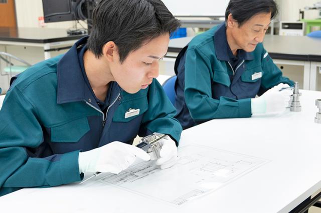 技術を学び、資格を取り、着実に成長できるお仕事!
あなたの頑張りが自動車業界を支えます。