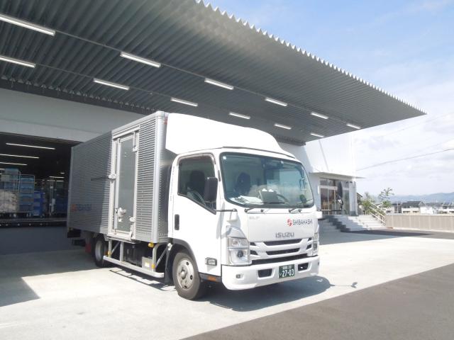 新規増車！ドライバー増員募集／AT免許可／資格取得支援有／未経験歓迎／待遇充実［1］2トン冷蔵冷凍トラックドライバー
［2］2トンゲート車トラックドライバー