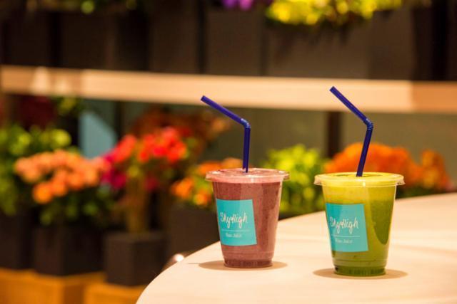 未経験歓迎!!正社員登用あり!!フリーターさん大歓迎♪ 駅直結のおしゃれなジュースバーで一緒に働きませんか♪