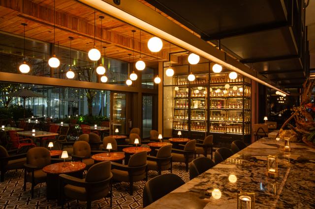 高時給！レギュラー勤務できるフリーターさん大歓迎！クリエイティブな空間、料理・サービスを提供する オシャレなレストラン！