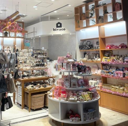 お店は、地下鉄大手町駅直結と抜群のアクセス! 仕事前の買い物や終わった後の食事などが楽しめますよ♪