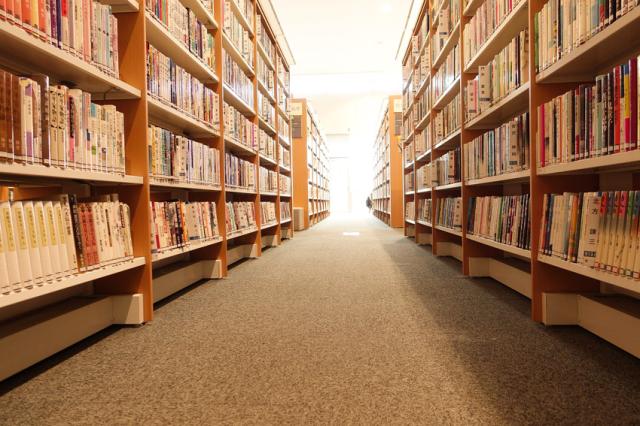 研修でイチから教えるので、実務経験は不問。
初めての方も、司書としてスキルアップしたい方もぜひ！