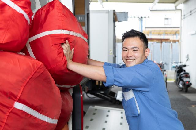 配送するのは、ユニフォームやリネン類となります。