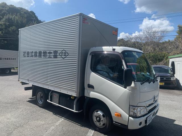 藤枝市内瀬戸/未経験者歓迎/パンや米飯を学校にお届けするお仕事！土日祝休み、春・夏・冬の長期休暇あり学校給食のルート配送業務