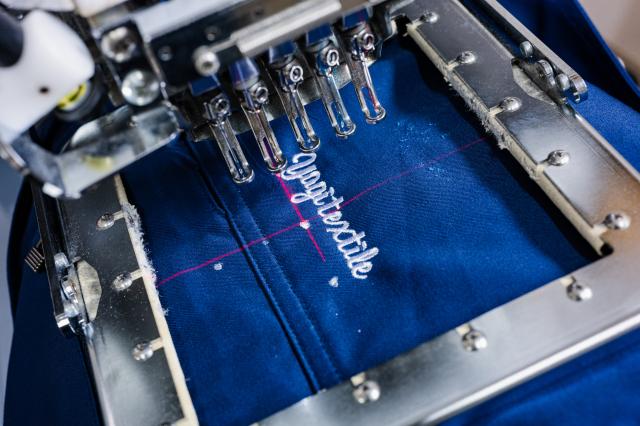 職人じゃなくても、できちゃう♪
刺しゅうマシーンが、ダダダッと仕上げます!