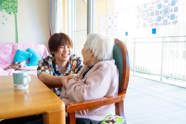 地域最大級の社会福祉法人で働きませんか？　安心経営のしらとりグループでのお仕事です［1］看護師・准看護師
［2］介護スタッフ