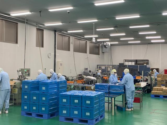 ＜食品製造＞週3日〜OK！WワークもOK！未経験者もブランクある方も大歓迎！　送迎バスあり！食品の製造ラインスタッフ