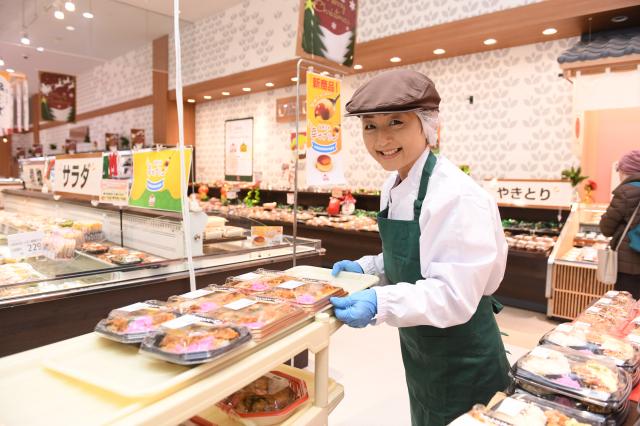 幅広い世代が活躍中！
性別や年齢問わず、様々なライフスタイルに合わせて働けますよ♪