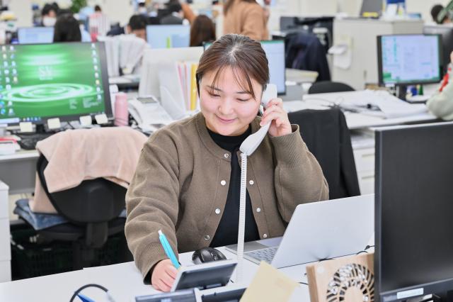 幅広い世代が活躍中！
性別や年齢問わず、様々なライフスタイルに合わせて働けますよ♪