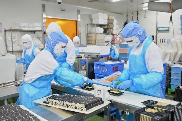 幅広い世代が活躍中！
性別や年齢問わず、様々なライフスタイルに合わせて働けますよ♪