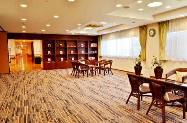 入居者様増加に向けてスタッフ増員募集!
当施設の次世代を担ってくださる方、お待ちしています。