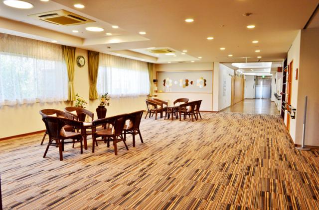 入居者様増加に向けてスタッフ増員募集!
当施設の次世代を担ってくださる方、お待ちしています。