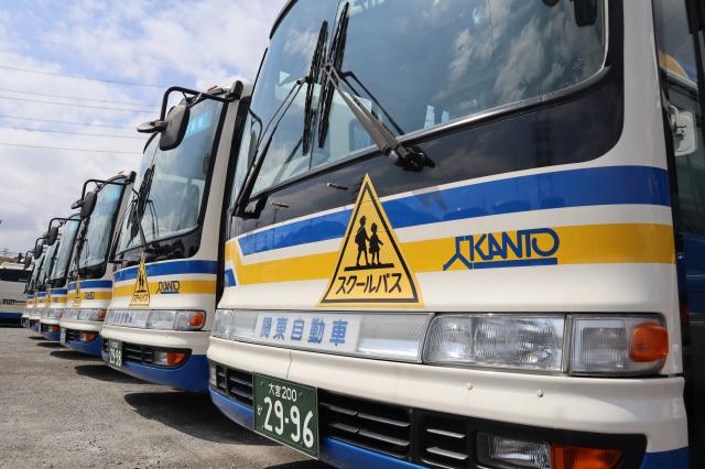 送迎に特化して60年。地域と契約に支えられ、安定を積み重ねてきたバス会社です
