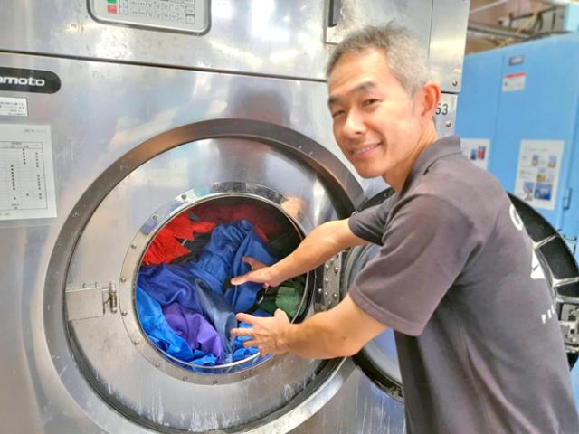 【高砂市】洗濯業務スタッフ★経験・資格・学歴不問★男性活躍中★車通勤OK！寝具・リネン病衣等の洗濯乾燥軽作業業務
