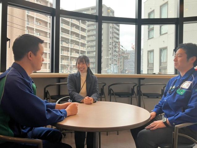 関西に密着して、安定成長を続けてきた当社。
フラットな社風で、のびのびと働ける環境も魅力です♪