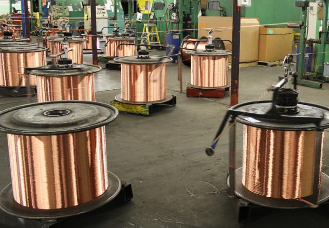 大手電線メーカー工場で屋外における電線原材料受け入れ作業◇平日のみ残業なし◇リフト・玉掛の資格　必須電線メーカーの工場で屋外における電線の原材料受け入れ