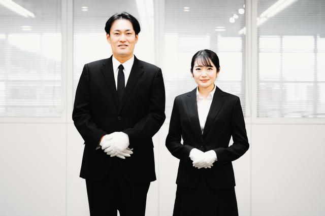 未経験OK　搬送補助業務　搬送車の運転なし　副業にも最適　夜間のお仕事　男女不問　幅広い世代が活躍中搬送補助スタッフ