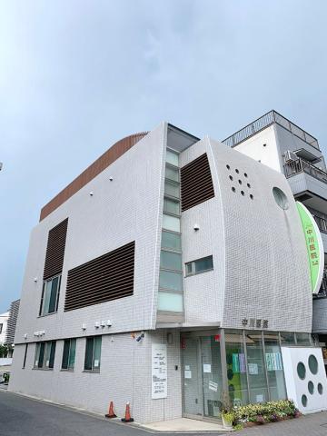 【地域に根付いた働きやすいクリニック】休みが多く負担の少ない勤務スタイル／休憩中の一時帰宅OK！看護師