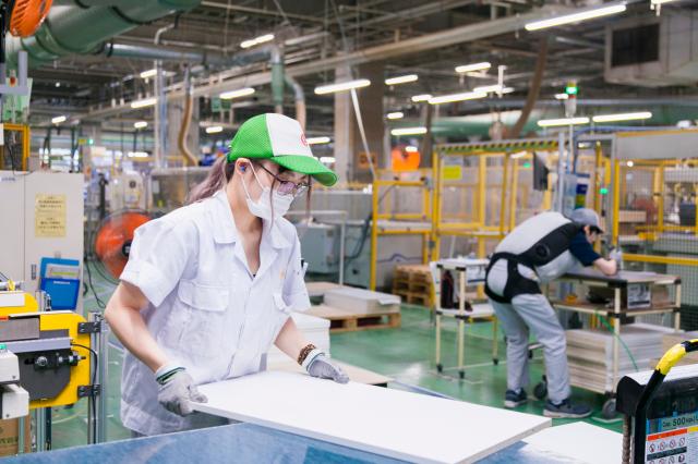 幅広い年代が活躍中!腰を据えて安定して続けられる環境でキャリア形成を目指せます!