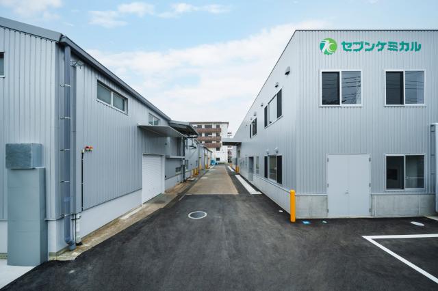 車通勤OK！駐車場完備＋ガソリン代も支給します。
電車通勤の方は、社用車での送迎があるのでご安心を！