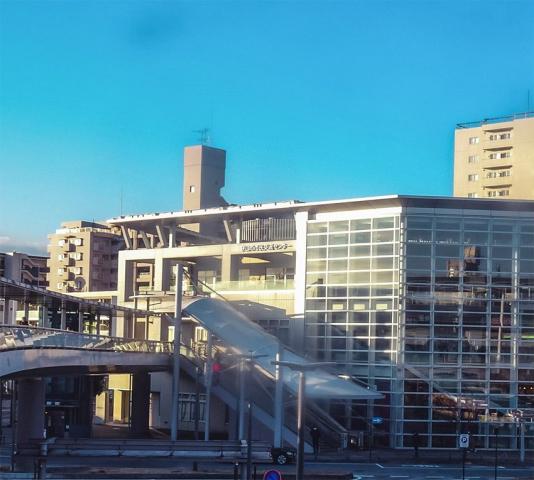 駅直結で通勤楽々◎未経験歓迎！週3日〜OK！40〜50代活躍中！地域貢献のお仕事◎市民交流センターでの総合案内スタッフ