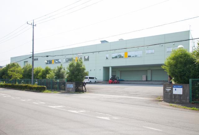 嵐山町花見台工業団地にあるセンターです。
武蔵嵐山駅から送迎バスもありますよ！