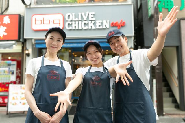 韓国発☆サクサク・ジューシーな新感覚フライドチキンが自慢のカフェです♪丁寧な研修でアルバイト未経験の方も安心！