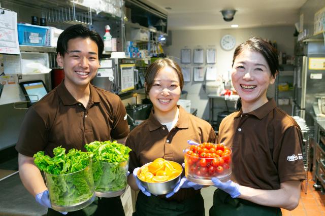 特急レーンとタッチパネルのある焼肉店で楽しくお仕事しませんか☆換気も抜群！丁寧な研修で飲食店未経験の方も安心！