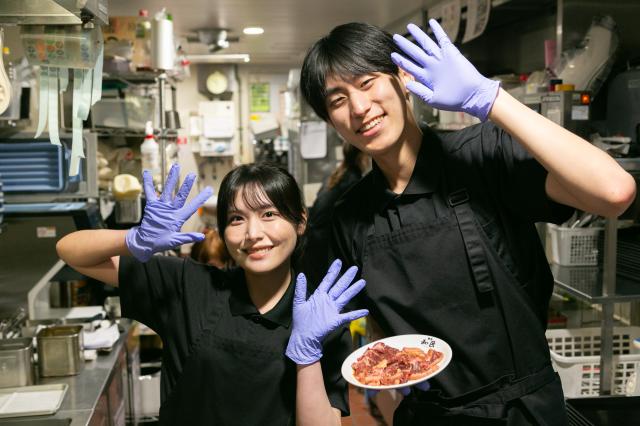 特急レーンとタッチパネルのある焼肉店で楽しくお仕事しませんか☆換気も抜群！丁寧な研修で飲食店未経験の方も安心！