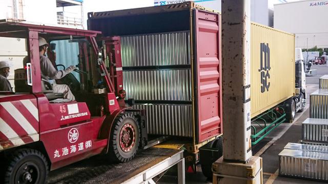 物流量増加に伴い複数名を増員予定。
重量物作業なしで性別・年齢を問わず働きやすい環境です。