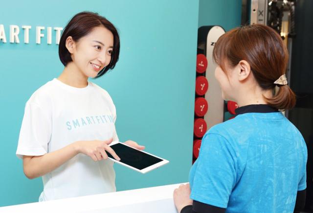 研修システムがあるからスタート安心！
未経験から始めたスタッフが多いです♪