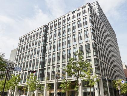 Osaka Metro御堂筋線「淀屋橋駅」10番出口直結で通いやすさも魅力です!