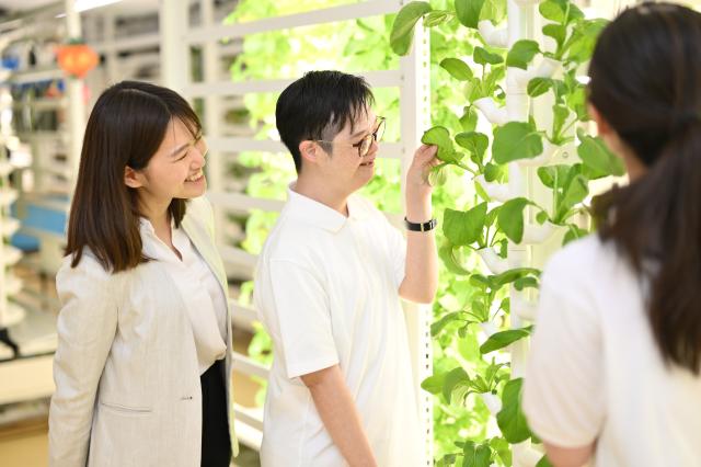 採用は人柄重視！長期勤務可能
働く人の笑顔を生み出すやりがい充分のお仕事です◎