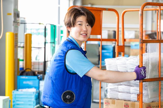 【東都生協の軽作業スタッフ】午前中３時間、月〜金の勤務。WワークOK！土日休（９月まで酷暑手当支給）東都生協の食品・雑貨倉庫スタッフ