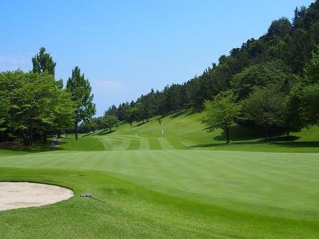 開放感に溢れる緑豊かなゴルフ場。
四季折々の美しい自然に囲まれて、気持ち良く働けます◎