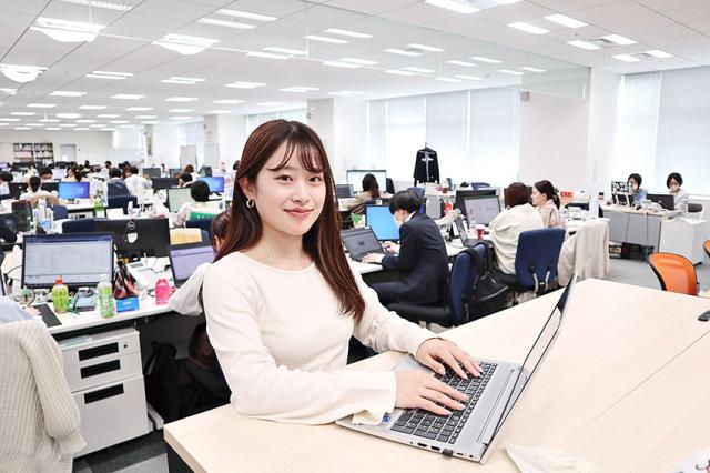 社内はいつも、和やかで楽しい雰囲気。
20代〜50代の女性が活躍しています。