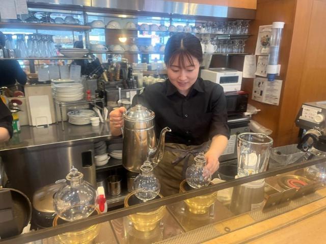 本格サイフォン式で淹れるおいしいコーヒーが自慢！
未経験の方も大歓迎！