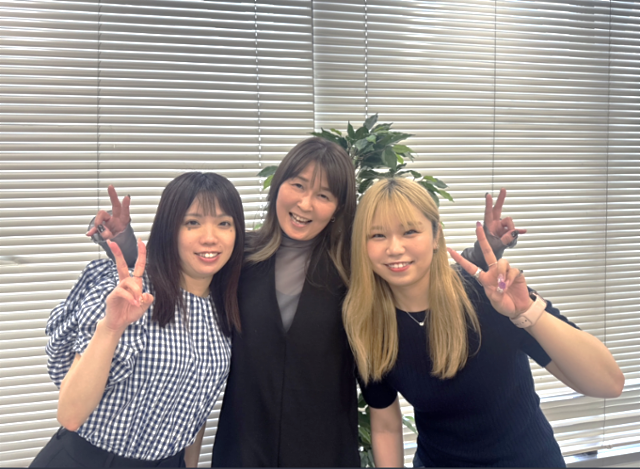 スタッフ同士の仲が良く、職場の雰囲気はとっても良好♪
10代〜50代まで幅広い年代が活躍中です。