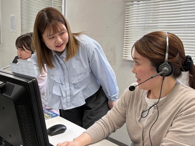 学生さん〜50代の男女が活躍中！
周囲のスタッフがフォローするので未経験でも安心♪