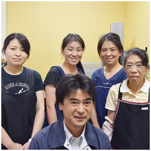 人間関係バツグン!アットホームな職場です。チームワークと高い技術力によりお客様の依頼に応えます。