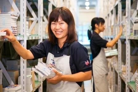 【仕分け/ピッキング/入出庫管理】若手からベテランまで、男女問わず幅広い年代が活躍中です♪