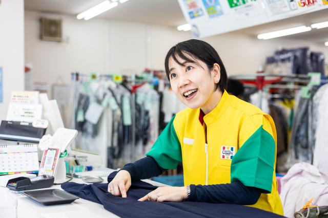 女性スタッフが多数活躍中！30〜50代の多い職場で、残業はほぼありません。