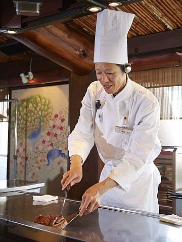 早く美味しいものを届けるために、あなたのお手伝いが、調理の現場で光ります!