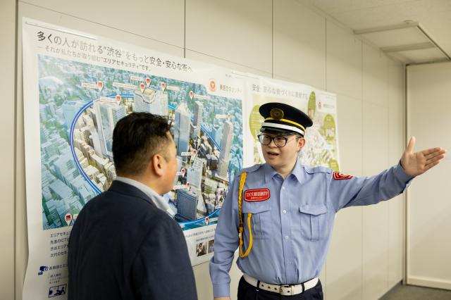 駅員さんと同じ目線で、お客様をサポートします。